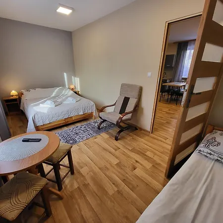 ホームステイ U Tomali